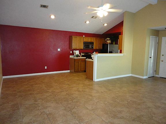 3rd image of 16711 Doverwood Way