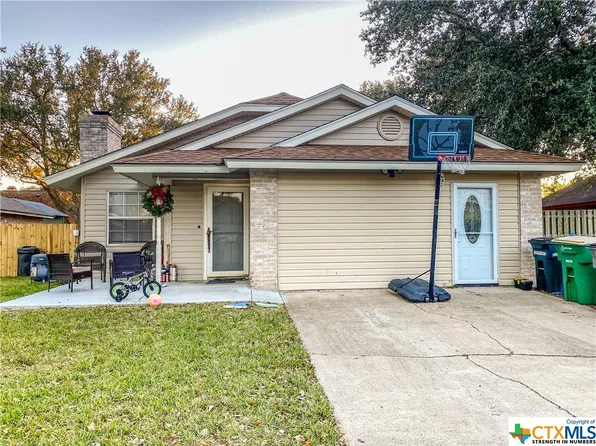 118 Joyce Ln, Victoria, TX 77901