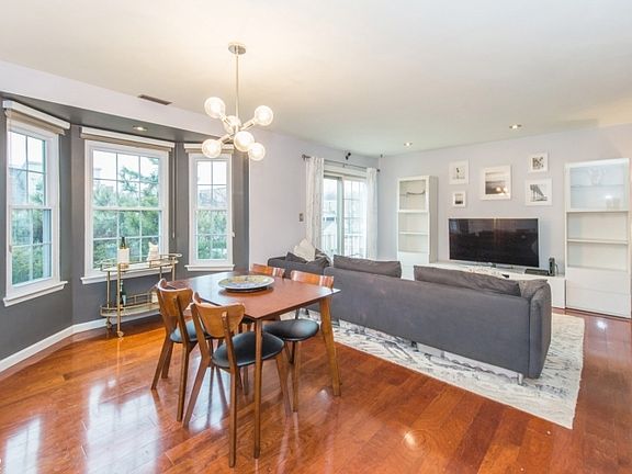 4th image of 50 Pine St C500o #O