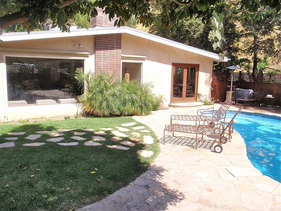 2nd image of 10140 Cielo Dr