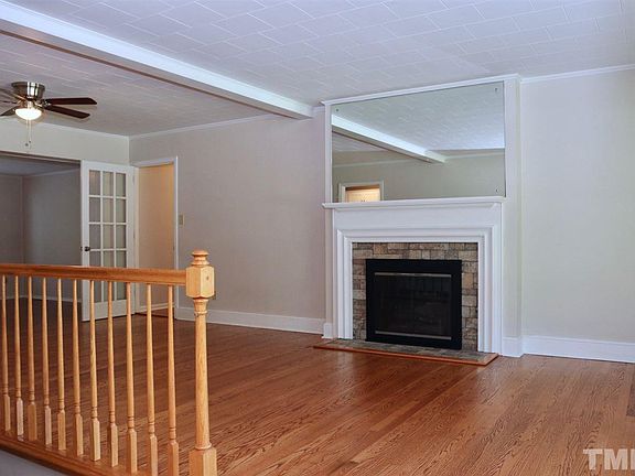 3rd image of 1924 Holland Ave