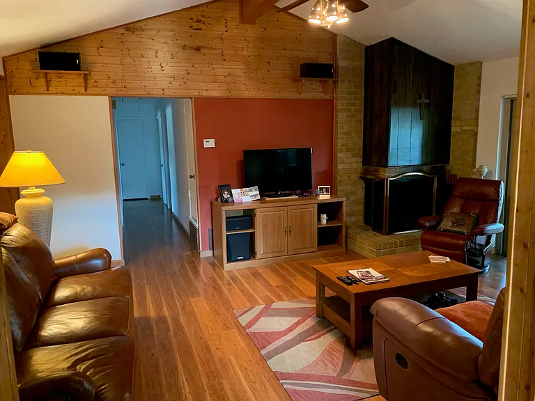 1820 E Timberview Ln — Photo 3