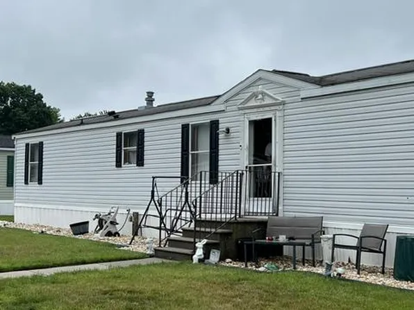 405 Peacock St, Paulsboro, NJ 08066