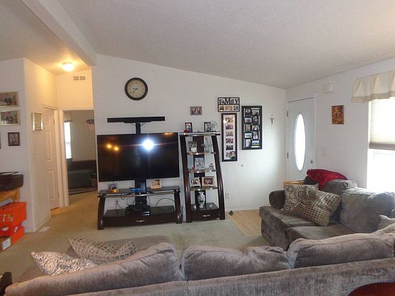 4th image of 13951 Wisteria Ave
