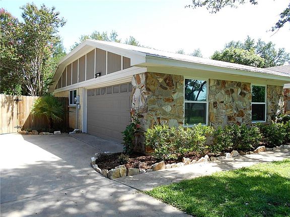 3rd image of 8836 Crosswind Dr