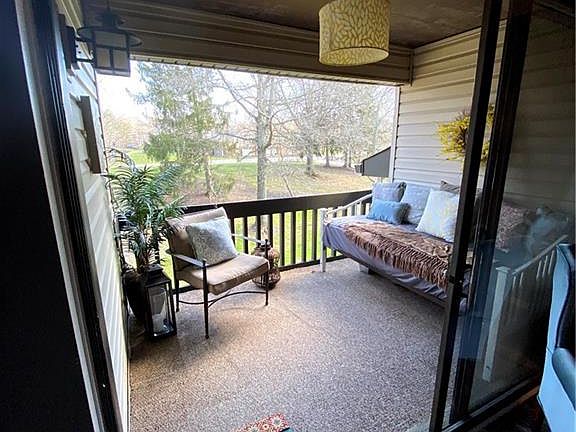 3rd image of 6330 Greenwood Pkwy APT 206