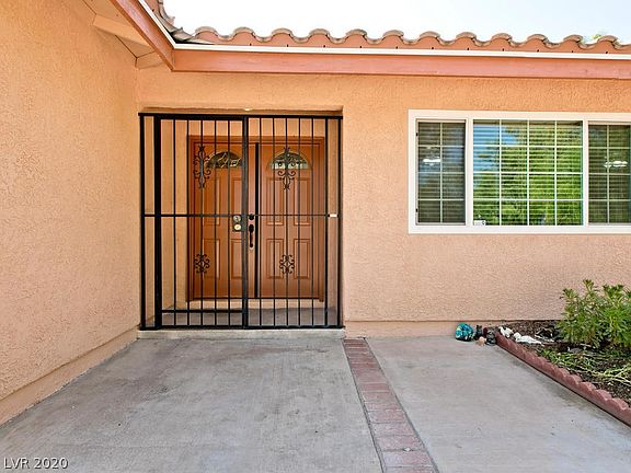 4th image of 8765 W Hammer Ln