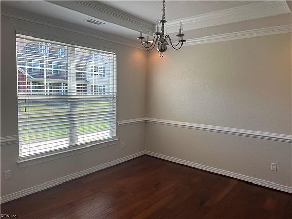 4th image of 2213 Martlet Ln