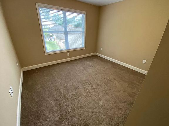 2nd image of 402 Shady Park Cv