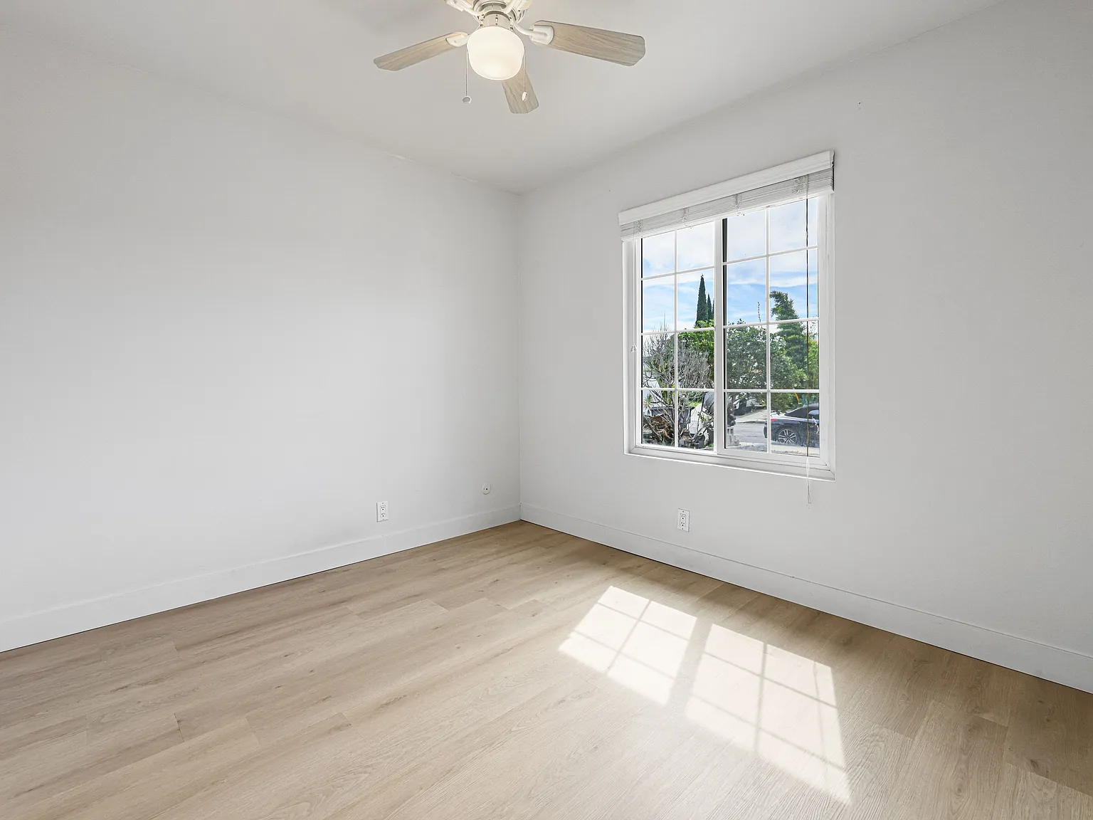 3 bed, 1241 sqft, $4,400 — Photo 4
