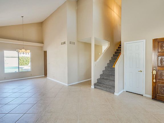 5th image of 1034 W Woodman Dr