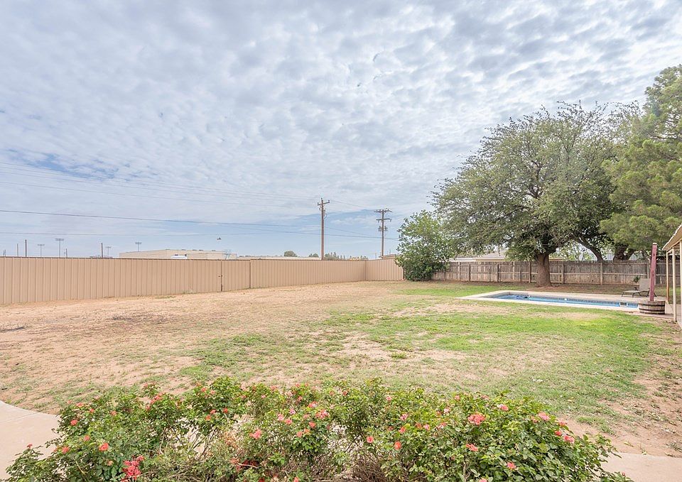 2nd image of 10807 E County Road 104