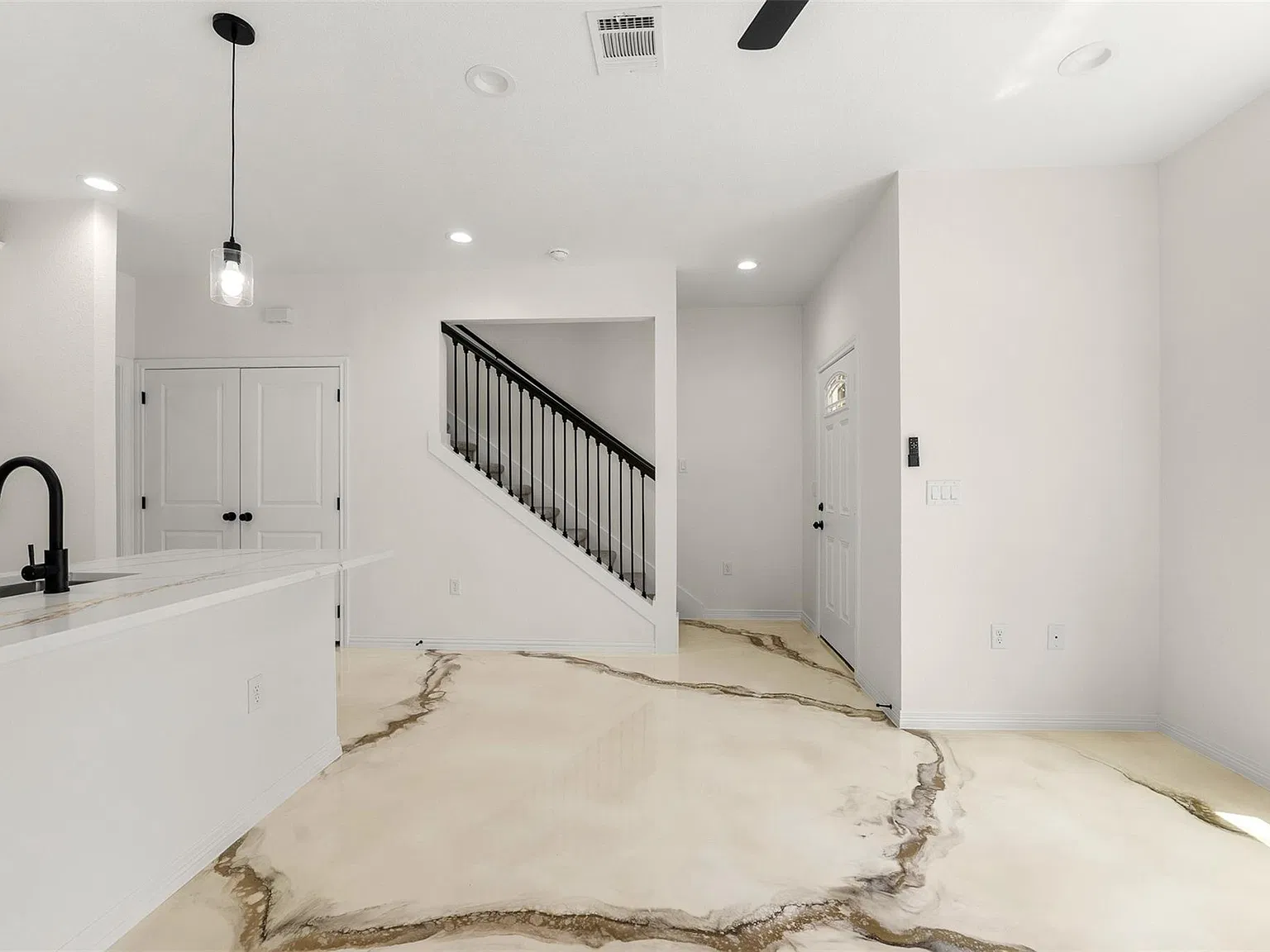 4 bed, 2.5 bath, 1532 sqft, $1,725 — Photo 4