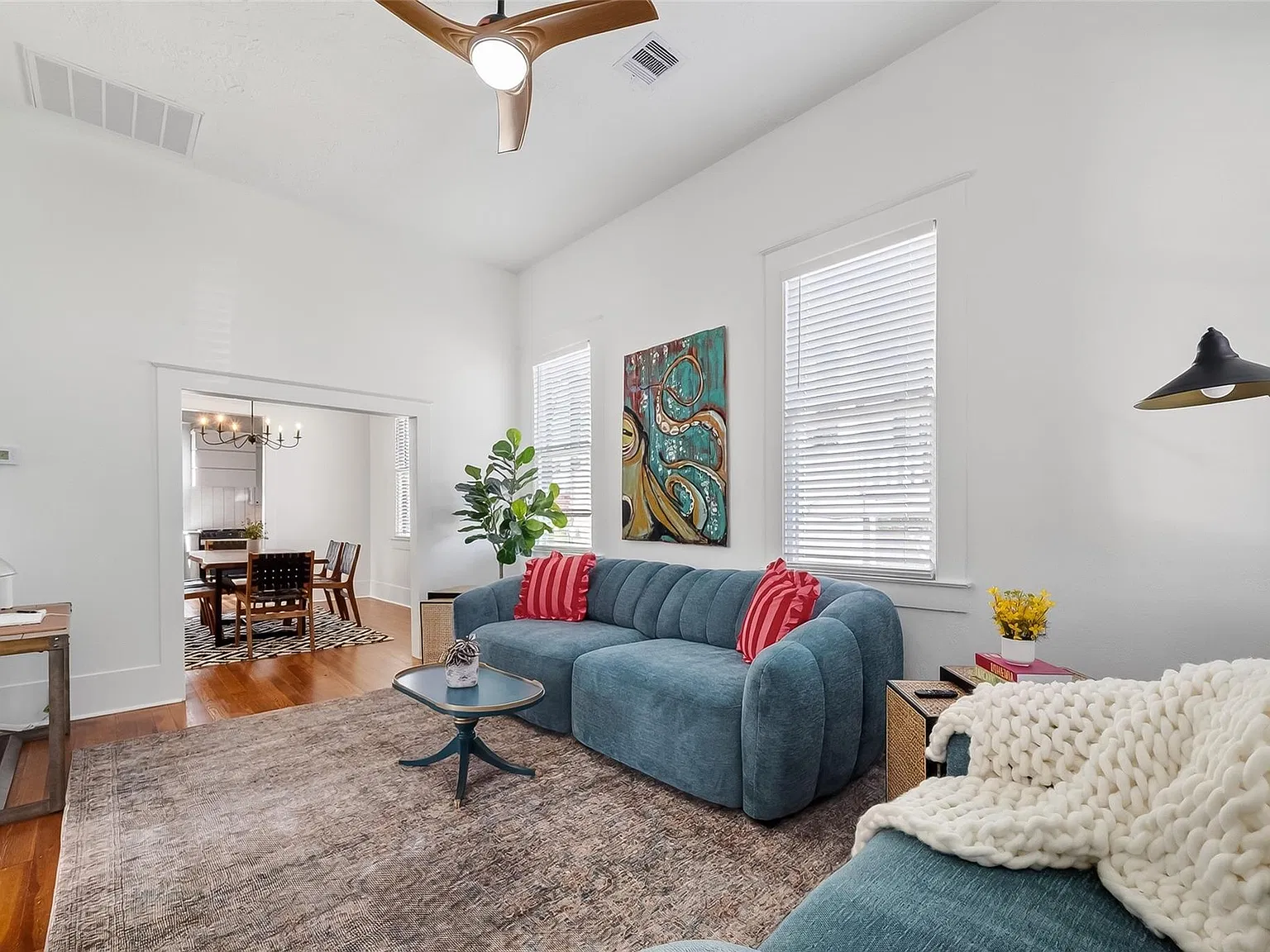 2 bed, 1.0 bath, $2,200 — Photo 2