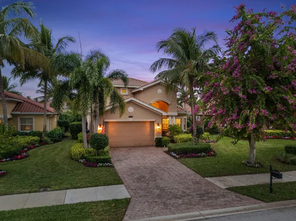 9261 Campanile Cir, Naples, FL 34114