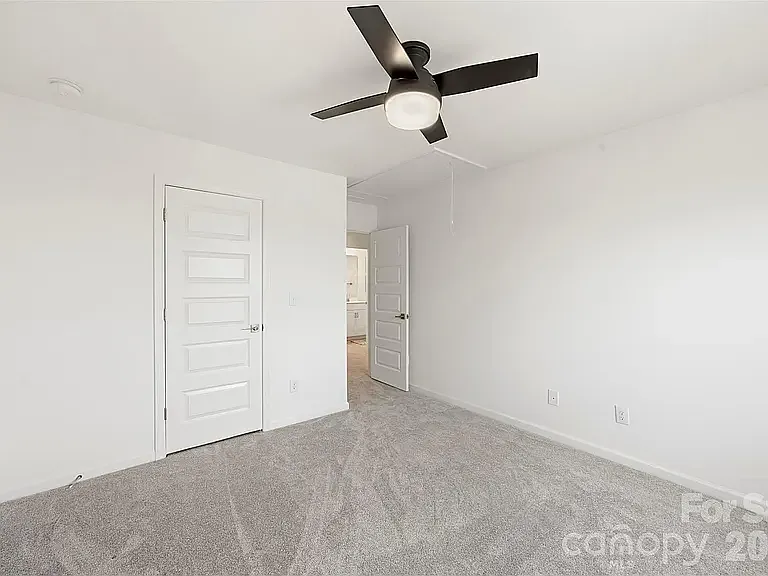 152 Lancashire Ct — Photo 19