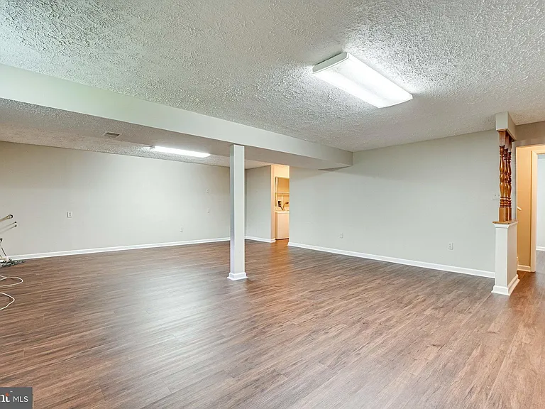 3381 Monarch Ln — Photo 49