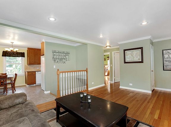 4th image of 147 N Elmwood Ave