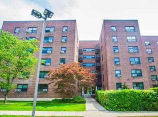212-08 15th Ave #3E, Bayside, NY 11360