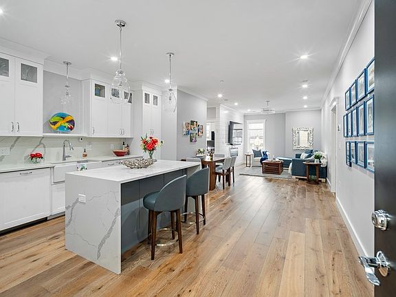 3rd image of 298 Washington St #204
