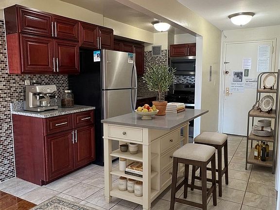 2nd image of 88-15 168th St #101