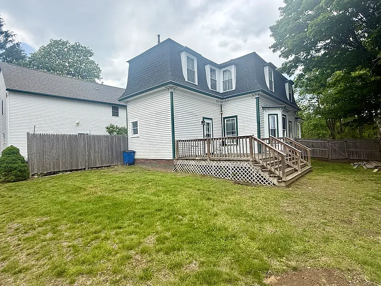 678A Maplewood Ave — Photo 28