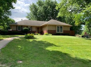 4302 Hillcrest Dr, Saint Joseph, MO 64506