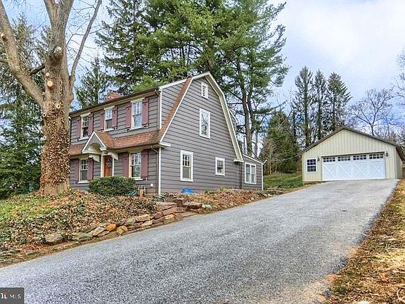 3rd image of 19 Maple Rd