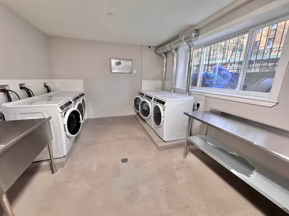 83-35 Lefferts Boulevard image 8 of 9