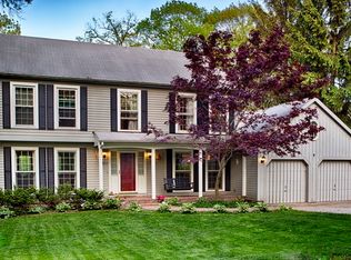 4308 East Dr, Crystal Lake, IL 60012