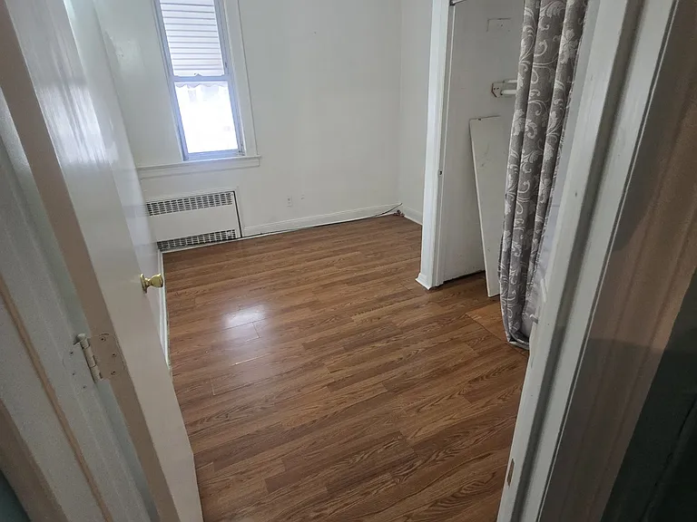 609 4th Ave #B — Photo 7