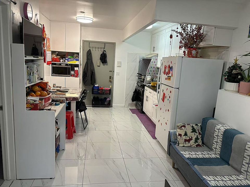 2nd image of 933 60th St APT 3A