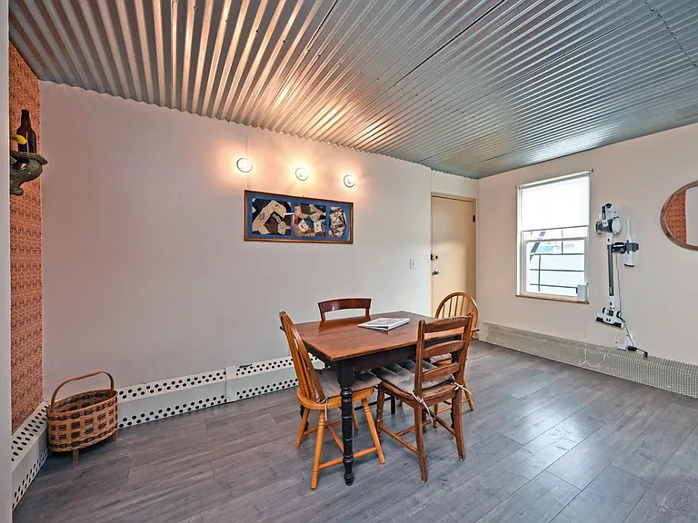 118 E Liberty St #D — Photo 15