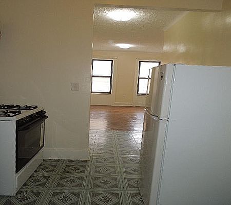 3rd image of 676 Lincoln Pl APT 9