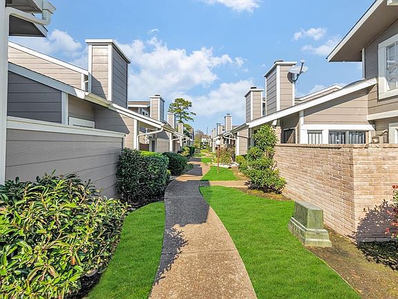 3rd image of 6374 Peacock Hills Dr