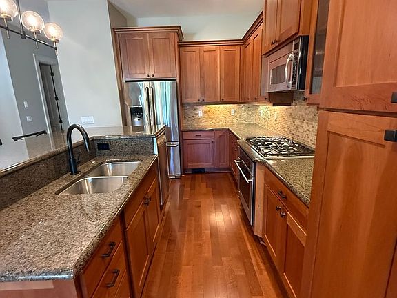 5th image of 10108 SW Morrison St #10108