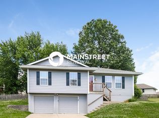 1213 Susan Cir, Kearney, MO 64060