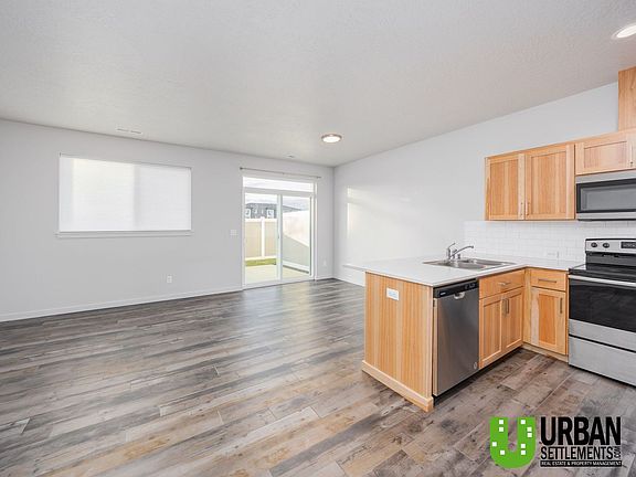 2nd image of 224 S Woodlawn Ln #226