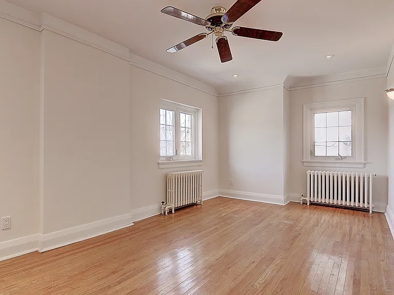 138 Fallingbrook Rd — Photo 19