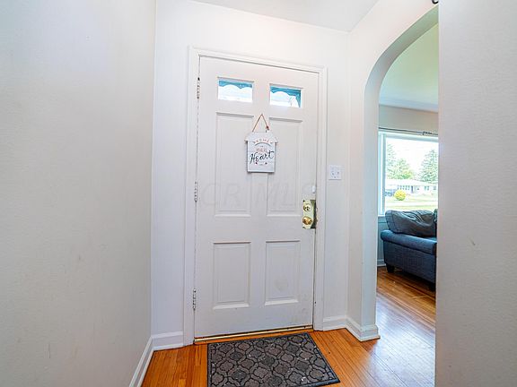 4th image of 202 Hillcrest Dr