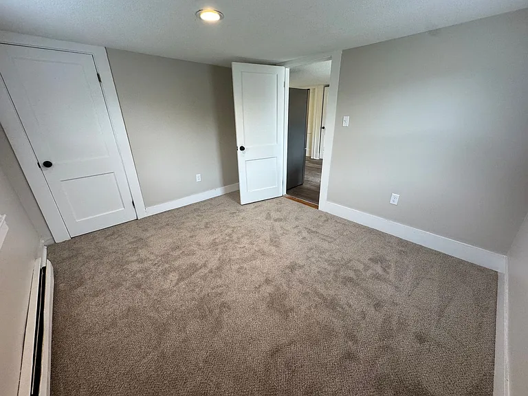 717 Main St — Photo 12