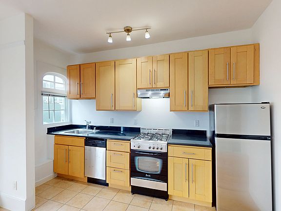 4th image of 750 14th St APT 8