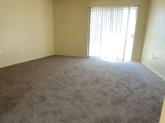 5th image of 412 S Avenue F Unit 404