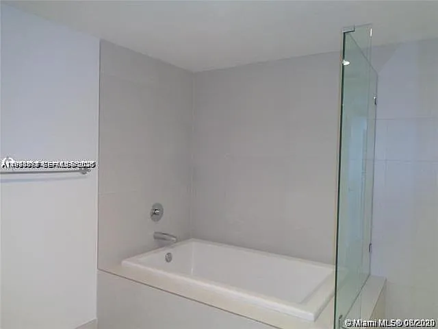 2600 E Hallandale Beach Blvd #T301 — Photo 9