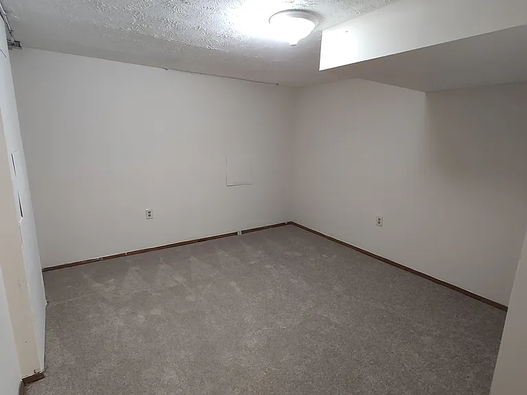 8638 Saxon Cir — Photo 30