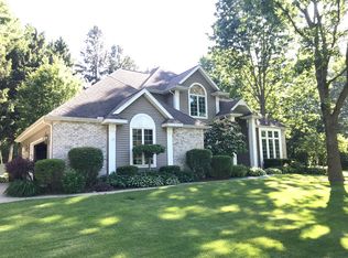 1416 Silver Creek Pl, Saint Joseph, MI 49085
