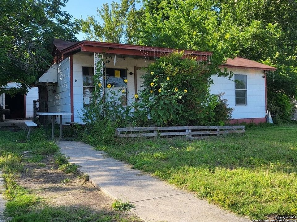 1st image of 203 Cravens Ave