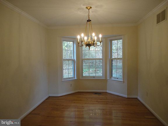 4th image of 1208 Viking Dr N