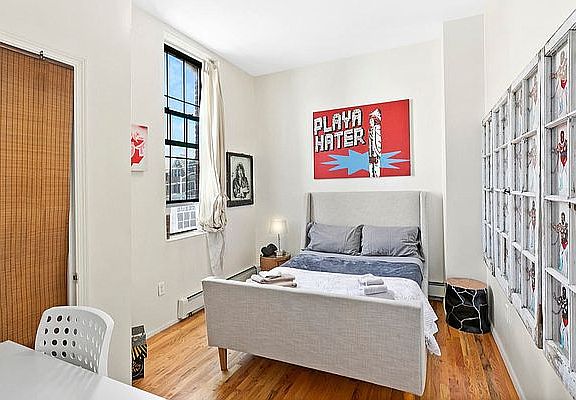 4th image of 436 Willoughby Ave #2