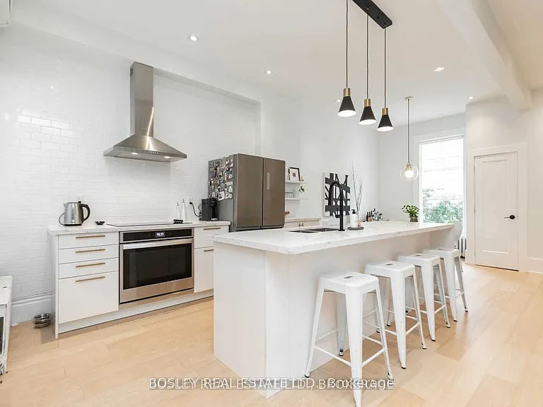 443 Shuter St — Photo 4